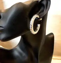 SIMON SEBBAG Sterling Silver Electroplated Diamond Cut Modern Hoop Earrings