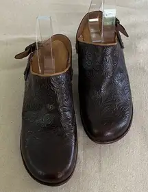 Nurture by Lamaze Dark‎ Brown Tooled Leather Band Clogs Miles Size 9