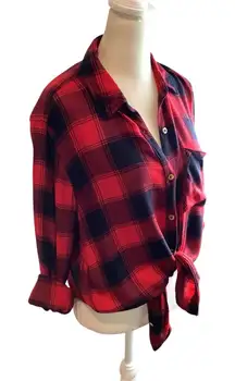 Forever 21 Red and Black Plaid Button-Down Shirt