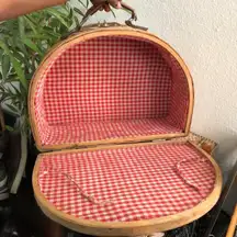 Large Vintage Gingham plaid wooden wicker woven picnic basket handbag duffle suitcase carryon leather handles #cottagecore #fairy #boho #indie