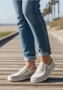 Hey Dude Wendy Chambray White Nut Womens Shoes Size 8