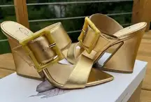 NWT  size 5.5 Qena Metallic Gold Sandal