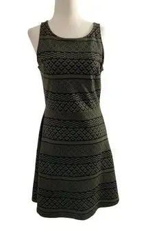 Apt.9 Women Size XS Fit & Flare Dress Green Sleeveless Stretch | 15-178