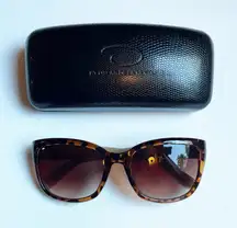 Oscar De La Renta Vintage Tortoise Shell Sunglasses Sunnies with Case