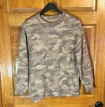Lululemon Women’s Over Size Camo Pullover sweatshirt Size med