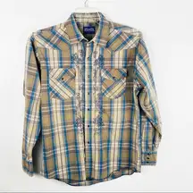 Wrangler   100% Cotton Plaid Snap Button Closure Embroidery Top, Size Small