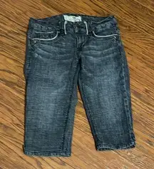 Cute bermuda shorts with ruffle back pockets