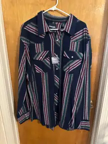 Men’s Wrangler Button-Up Dress Shirt