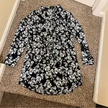 Papillon Size Large Dress Blue and White Floral Long Sleeve Collared Button Down