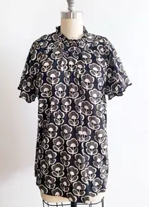 Ivy Jane Block and Flutter Top Size L 100% Cotton Black Grey Print Blouse Pleats