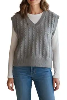 CUPCAKES AND CASHMERE V-Neck Cable Knit Sweater Vest Sz S Gray Stylish City Work
