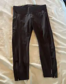 Athleta Leggings Women L Black Running Stretch Zipper 7/8 Ultimate Run Tight