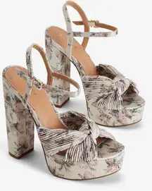 EXPRESS | NWT | 6 | Floral Twist Strap Multi-Color Platform Heeled Sandals