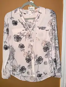 Candies Floral Blouse in Blush Pink and Black Floral patterns size small
