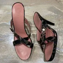 Gucci Vintage Chain Print Fabric Cross Strap Sandals