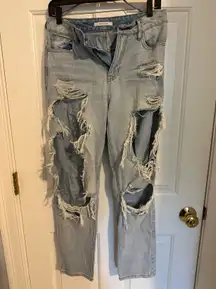 Lightwash Ripped Jeans