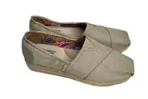 New BOBS Breeze from Skechers Women's Taupe Flats Size 8 Memory Foam Style 34101