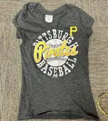 MLB Pittsburgh Pirates Women's Tee Shirt Size SMALL EUC