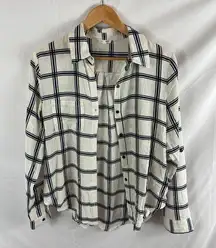 en creme plaid button down shirt size medium