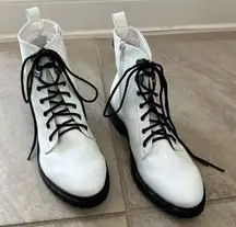 Women’s White Combat Boot size 10 side zip lace up