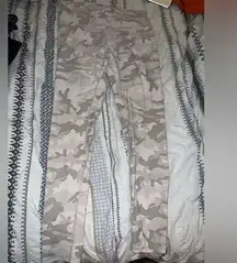 Limited edition white camo lulu lemon leggings size‎ 8