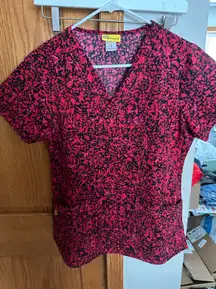 WonderWink Women's Top in Red and Black Pattern