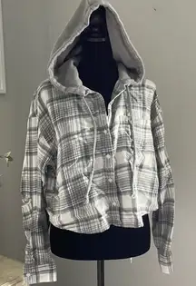 American‎ Eagle Gray Plaid Button down crop top w/hood. Size Small