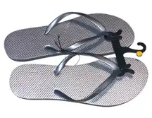NWT West Loop Silver Flip Flops Woman’s Large 9/10