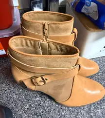 Comfort Est. 1946 Women's Boots Size 9 tan heels NWT