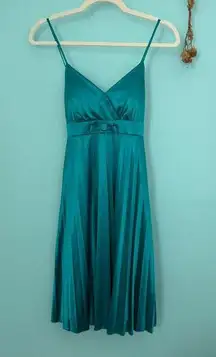 Adorable satin Iz Byer y2k dress