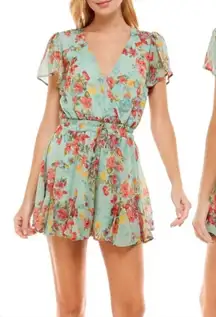 ✨ Floral Print Surplice Romper
ROW A✨