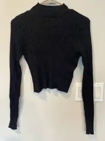 Garage Women’s Short Thread Sweater Black Size M Long Sleeve Pullover 