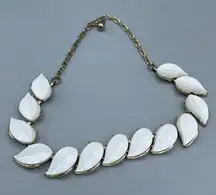 Vintage white leaf shaped link heat set choker