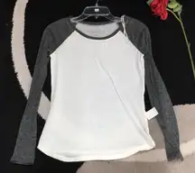 Aeropostale size XS gray and white shirt