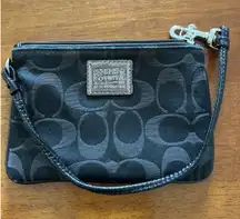 Coach Poppy Wristlet Signature Black‎ Art Wallet Excellent Condition Brown Logo
