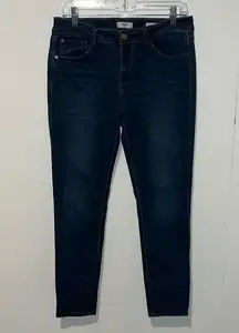 Kenzie Jeans Effortless Ankle Mid Rise 10/30 Q16