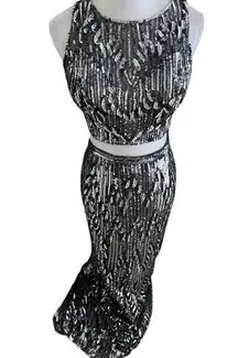 Mac Duggal Silver Sequin Two Piece Top and Skirt Set Size 4 Dress Prom