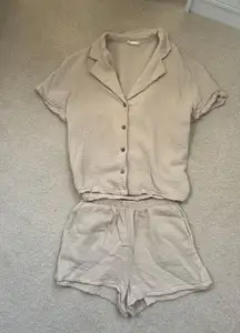 Altard State Linen Matching Set 