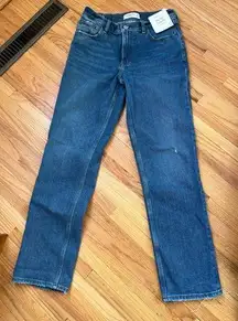 Abercrombie The ‘90s Straight Low Rise Jean