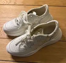 NWT Valentino cream sneakers size 8