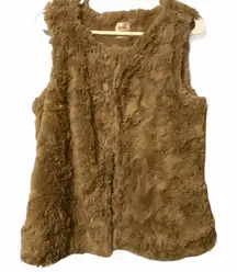 Dylan faux fur vest soft and cuddly‎ see measurements