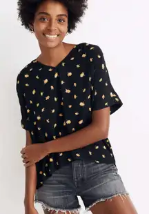 Madewell Drapey V-Neck Button-Back Top in French Daisies Womens XS Banded Sleeve