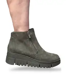 Vionic Uptown Sur Dark Khaki Nubuck Waterproof Platform Ankle Boots Size 8 Comfy