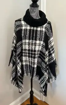 Steve Madden Black and White Checkered Poncho. Sz: OS Coverup Sweater.