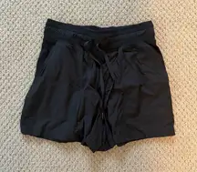 Lululemon Spring Break Away Mid-Rise Short 3”