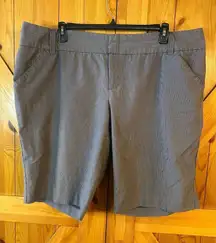 Daisy Fuentes Womens Gray Striped Zip Up Pockets Bermuda Shorts Size 22W (8974)