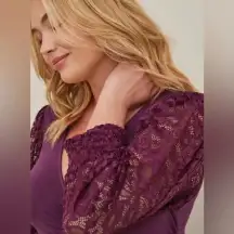 Torrid Plum Lace V-Neck Ruched Front Long Sleeve Top Blouse Size M (00) Medium
