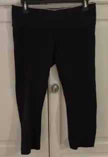 Lululemon Black‎ Crop Leggings Women's Athleisure Workout Yoga Pants