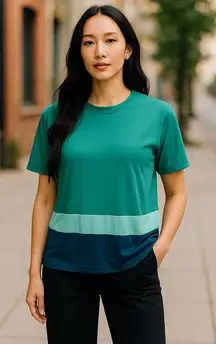 Cuddl Duds short sleeved T-shirt. EUC