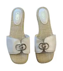GBG Los Angeles Slides Women's Size 8.5 Beige and White